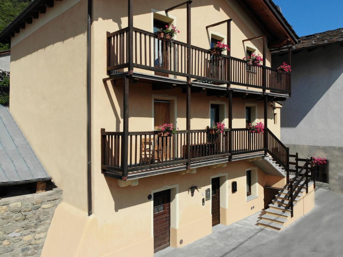 Grenier Du Coeur Apartment Aosta Exterior foto