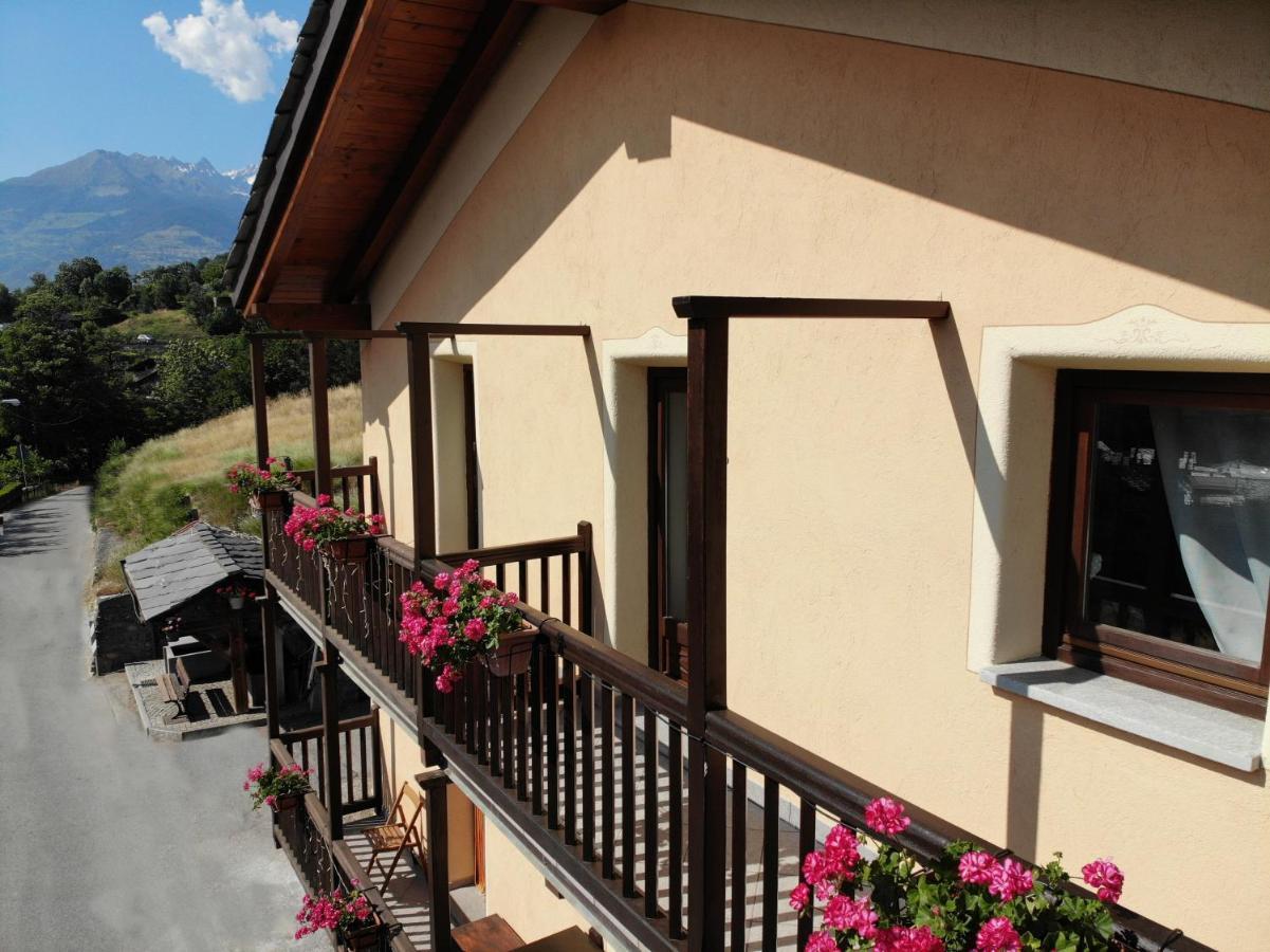 Grenier Du Coeur Apartment Aosta Exterior foto